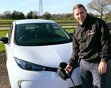 amVans’ Surveyor Shane Alves with the new electric Renault Zoe